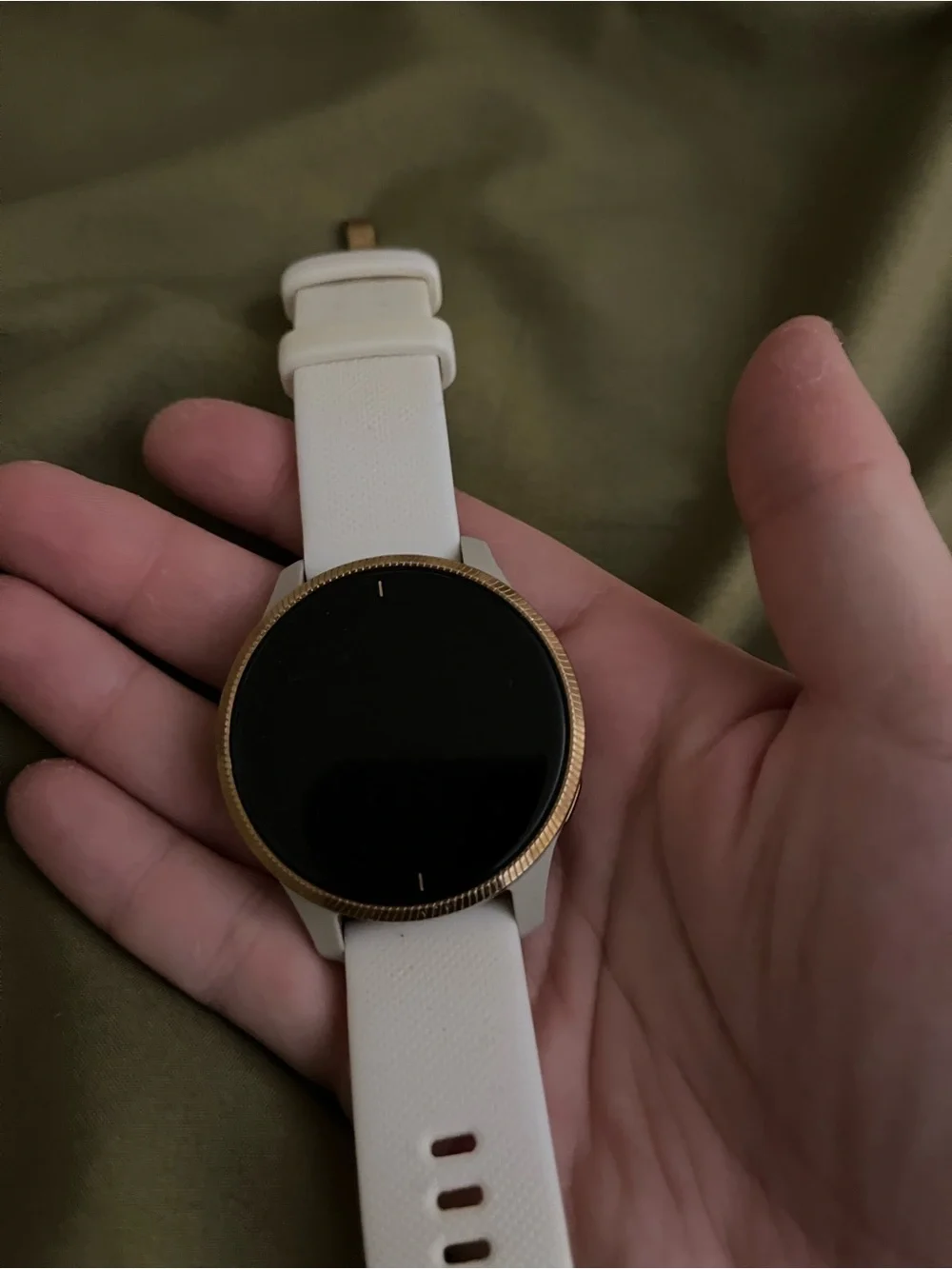 Garmin Venu: White and Rose Gold Smartwatch with With Silicone Band